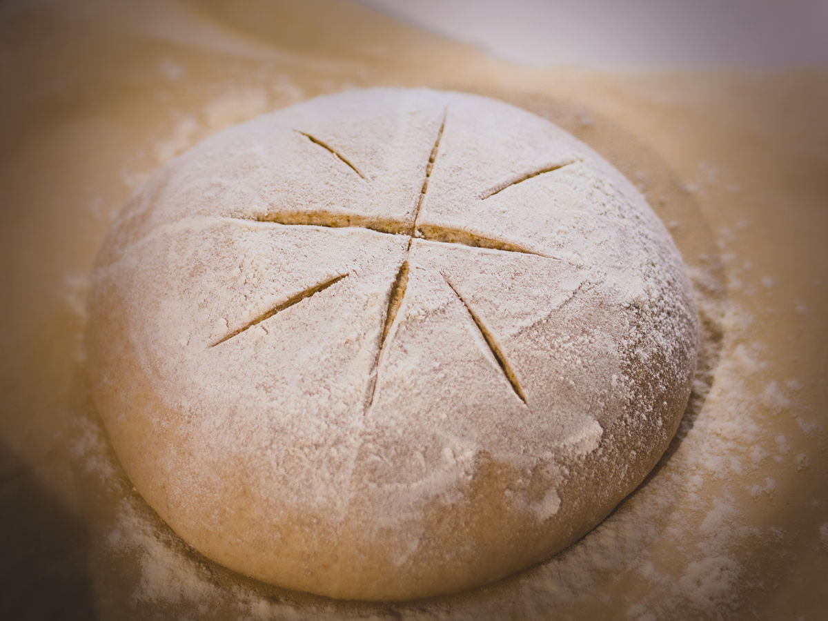 Shaping dough